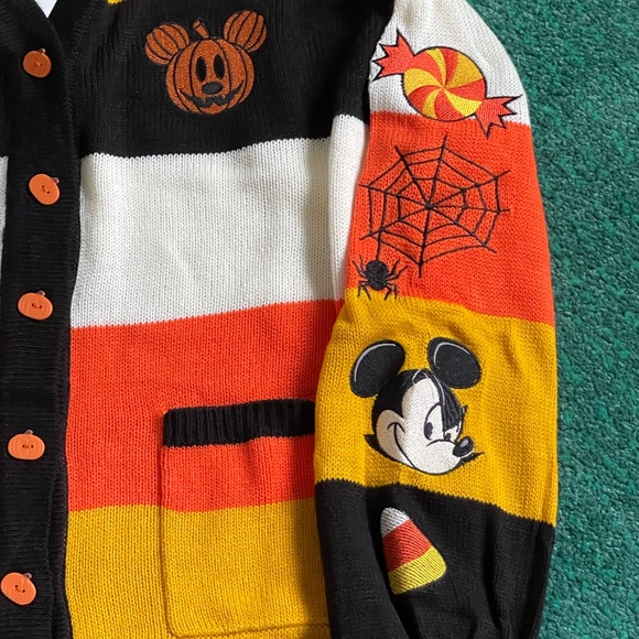 โฌ๏ธ Price Drop Today Only!! โฌ๏ธ BNWT Disney ๐ CandyCorn Cardigan 2022 - Picture 2 of 6